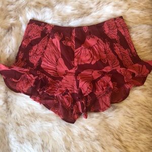 🌺 NWOT Free People ruffle shorts 🌺